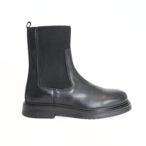 NEW PAVEMENT women's friia boots in black